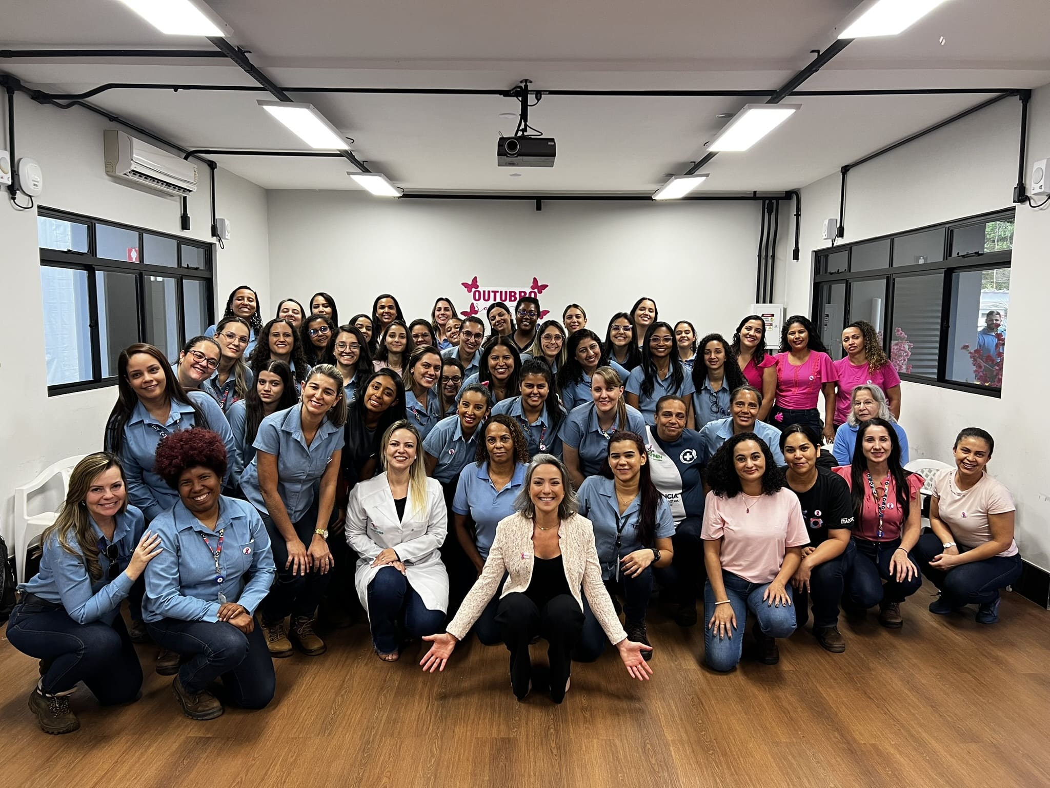 Outubro Rosa na Itaminas - palestra sobre prevenção ao câncer de mama