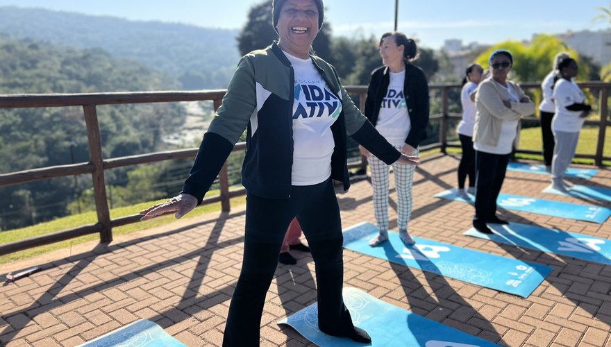 Participantes do Vida Ativa em atividade ao ar livre