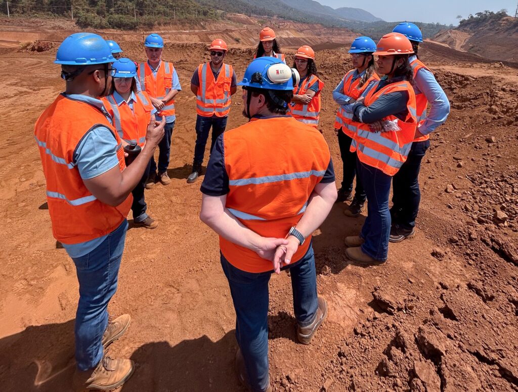 AVG Group Visit to Itaminas (3)