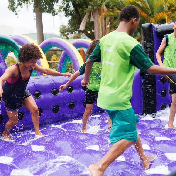 Crianças do Projeto Criança Feliz em atividade recreativa