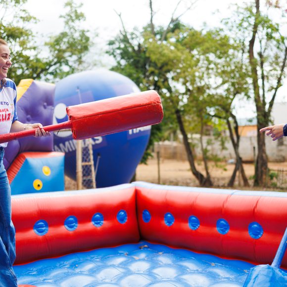 Crianças do Projeto Criança Feliz em atividade recreativa