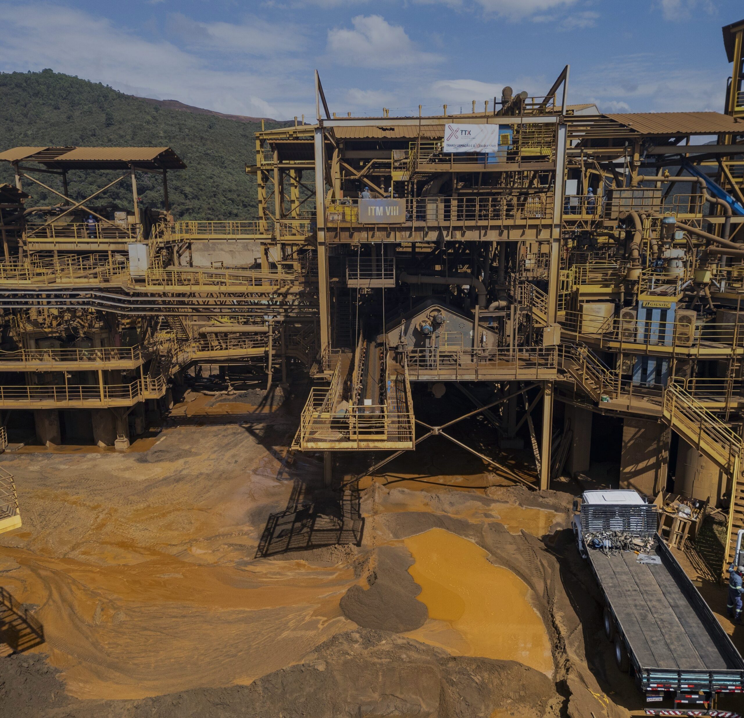Structure of the Itaminas processing plant in Sarzedo